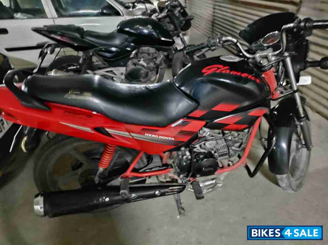 Black Hero Glamour 125