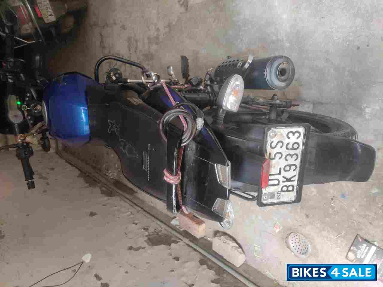 Blue Bajaj Pulsar 150 DTSi