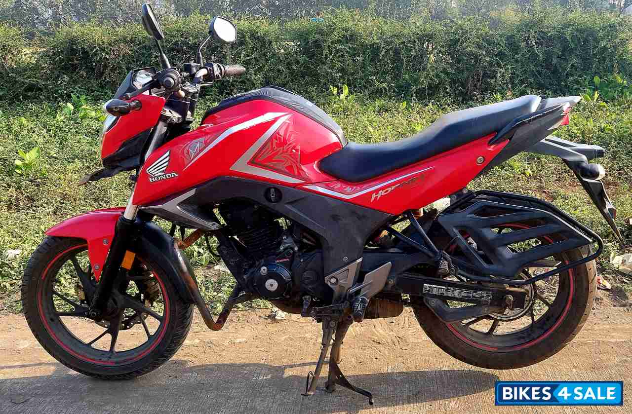 Striking Red Honda CB Hornet 160R