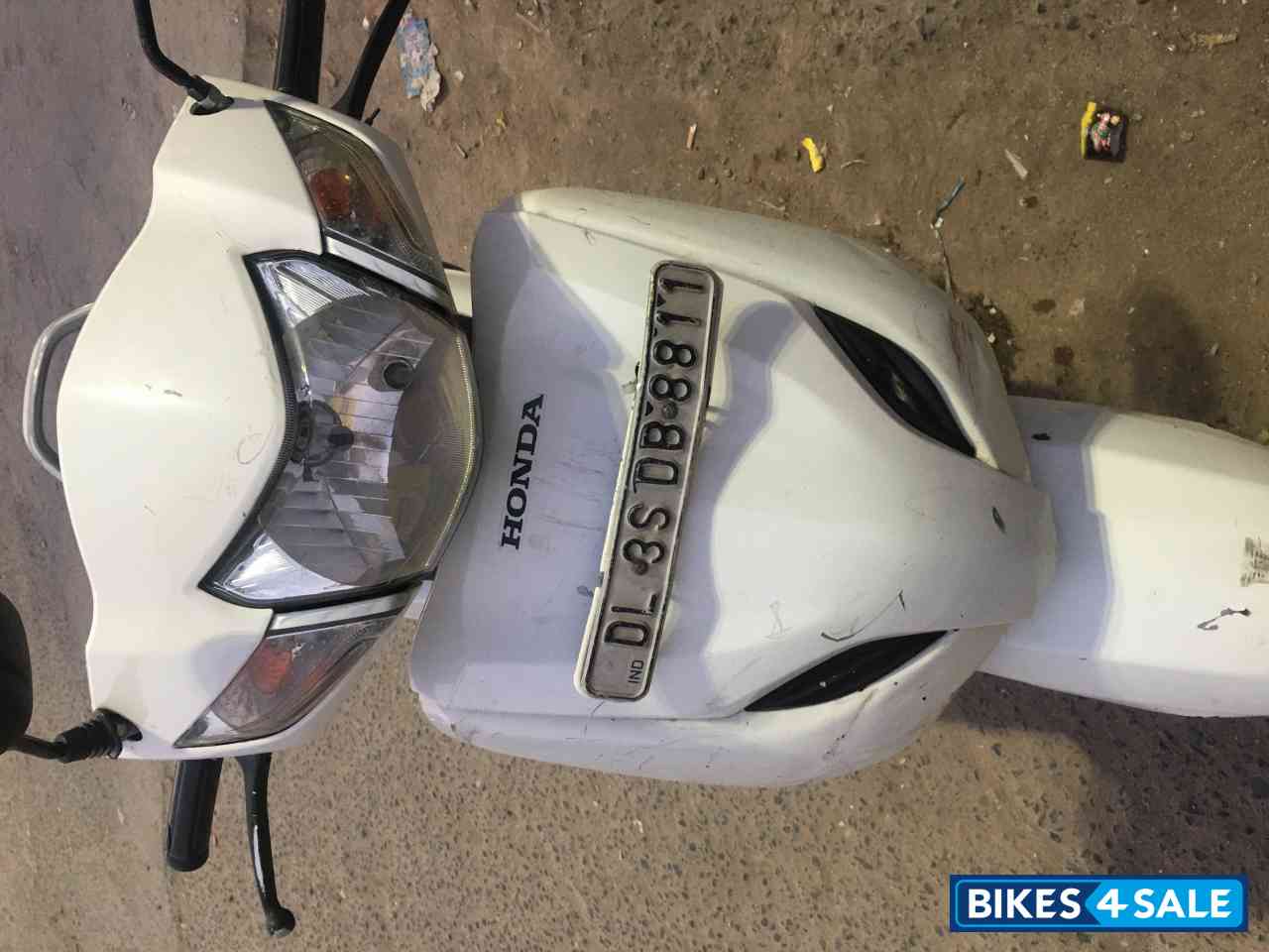 White Honda Activa 2015 White Honda Activa 2015