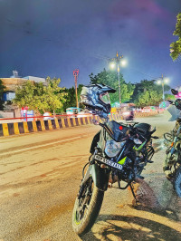 Gray Honda CB Hornet 160R