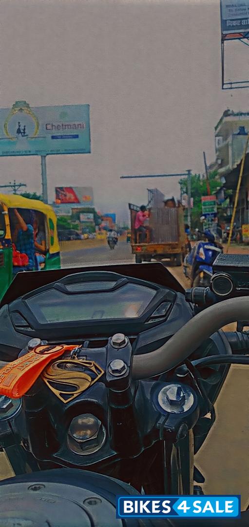 Gray Honda CB Hornet 160R