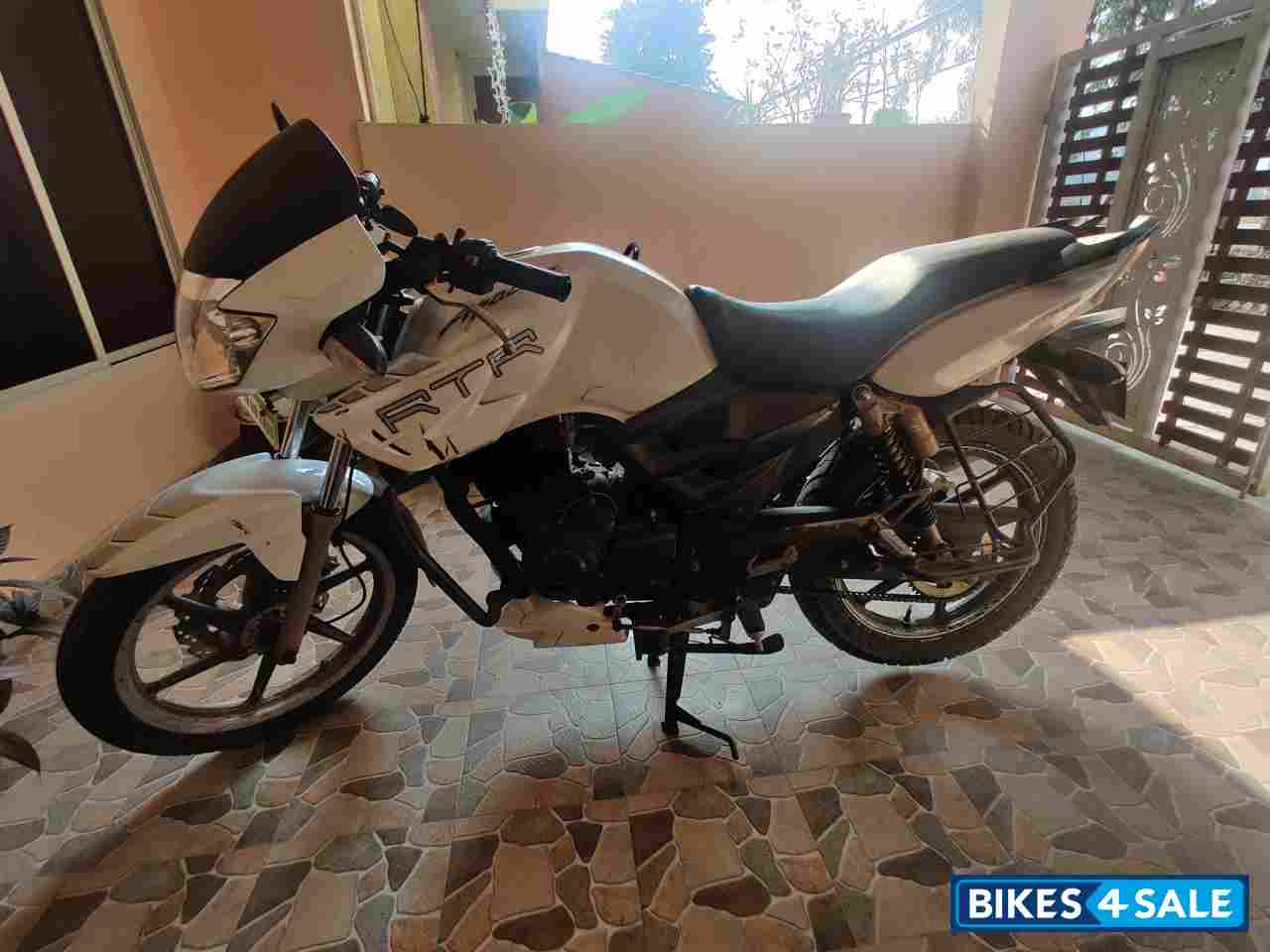 TVS Apache RTR 180 ABS