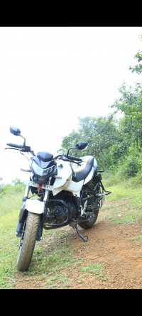White Hero Xtreme 160R