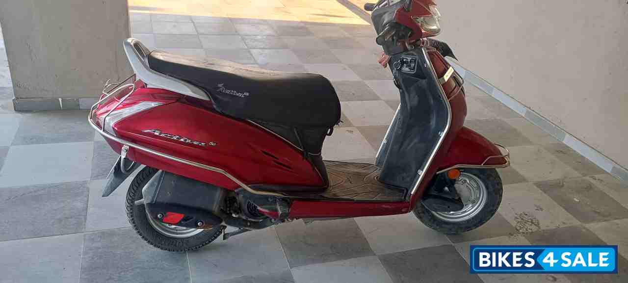 Spartan Red Honda Activa 5G