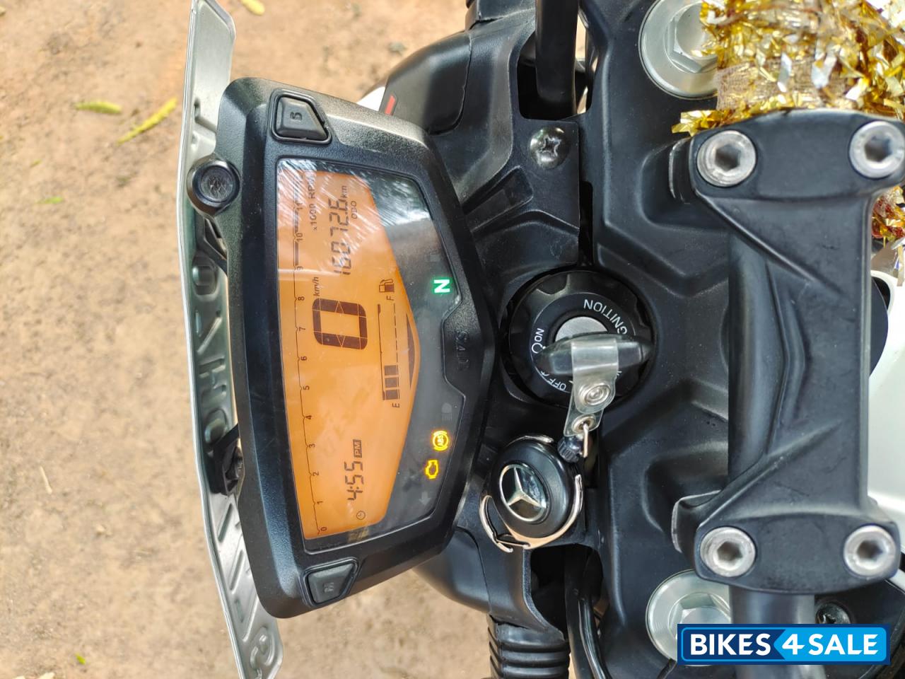 Black TVS Apache RTR 160 4V BS6