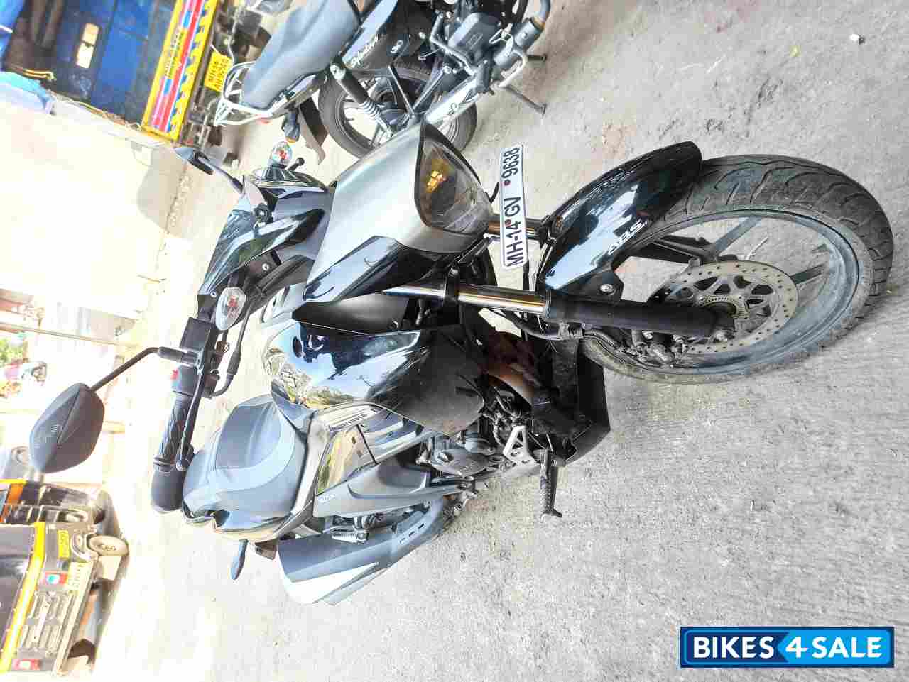 Black Suzuki Intruder 150 FI