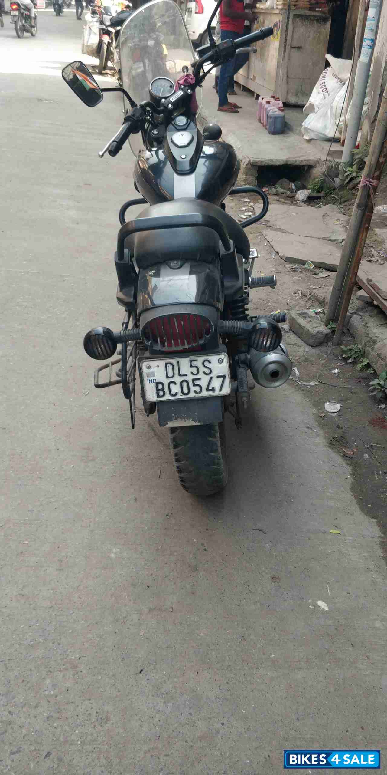 Bajaj Avenger Street 220