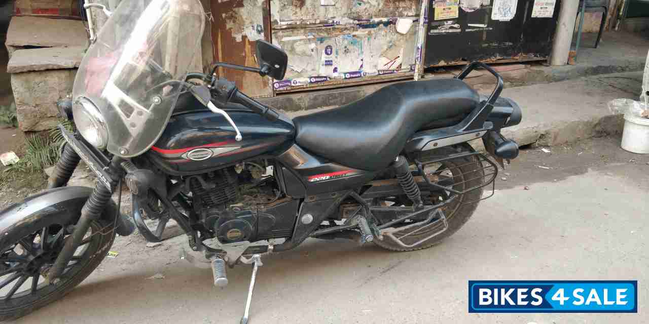 Bajaj Avenger Street 220
