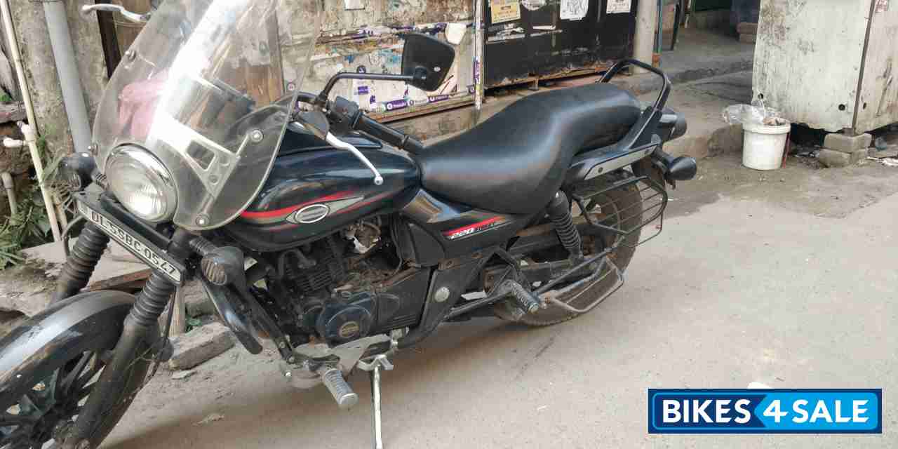 Bajaj Avenger Street 220