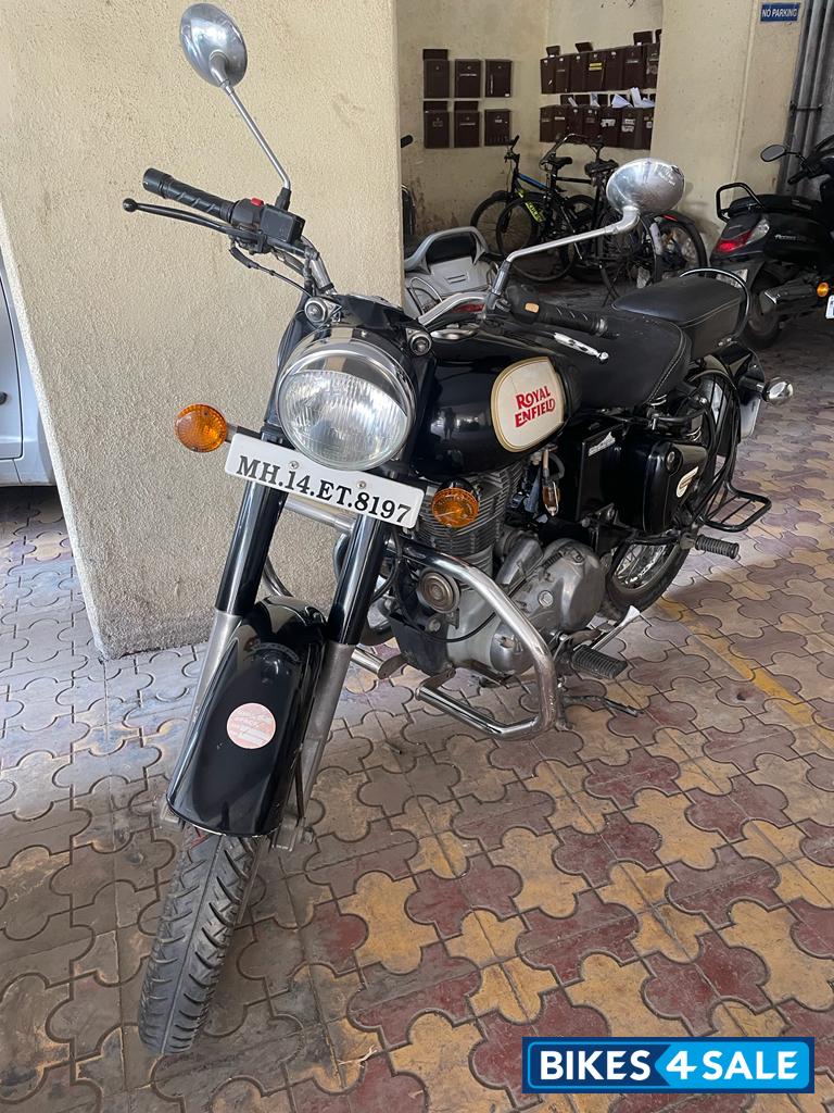 Black Royal Enfield Bullet 350