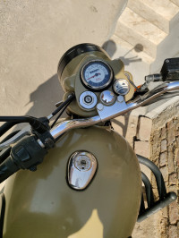 Sand Royal Enfield Classic Desert Storm