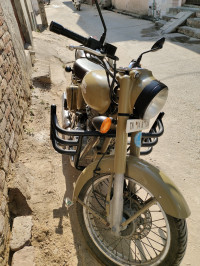 Sand Royal Enfield Classic Desert Storm