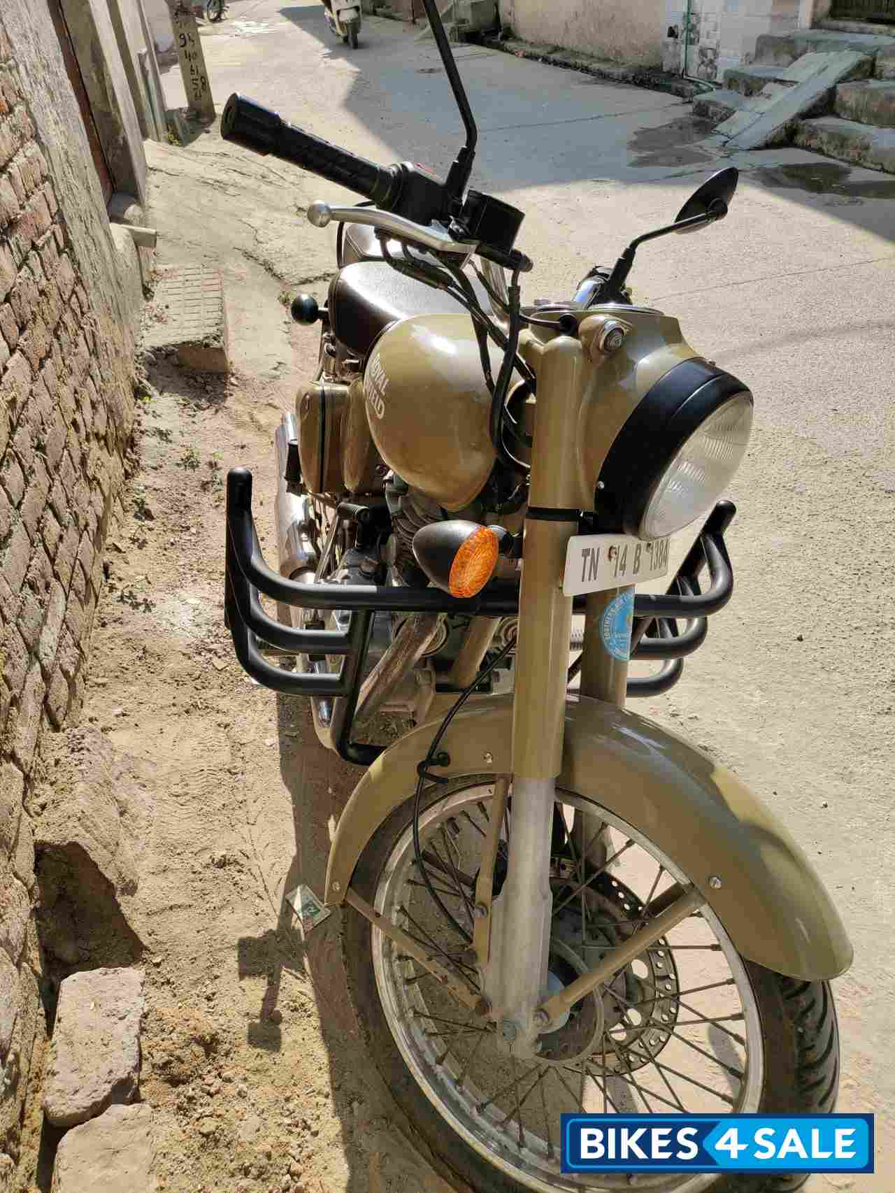 Sand Royal Enfield Classic Desert Storm