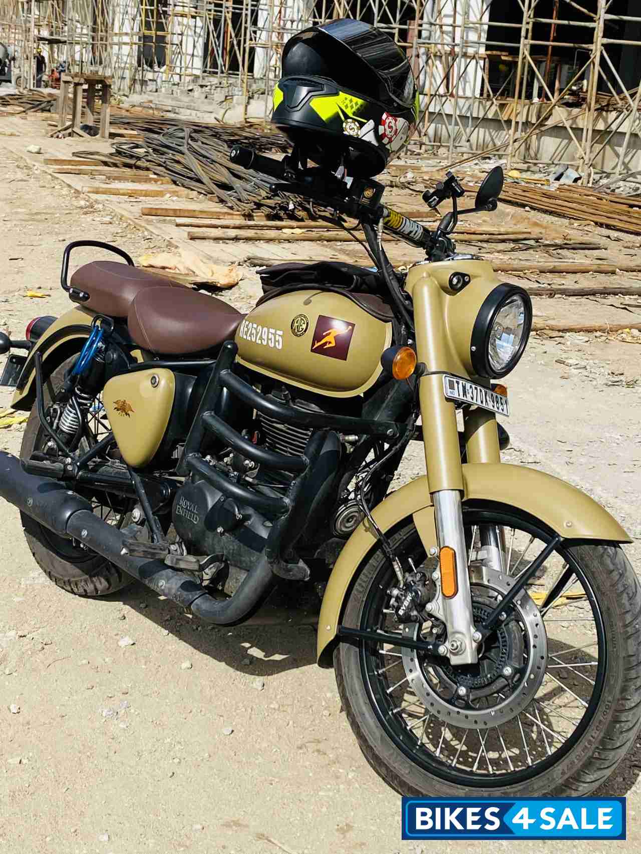 Desert Sand Royal Enfield Classic 350 Dual Channel BS6