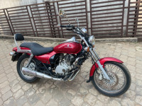 Red Bajaj Avenger 200 DTS-i