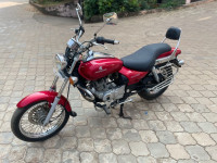 Red Bajaj Avenger 200 DTS-i