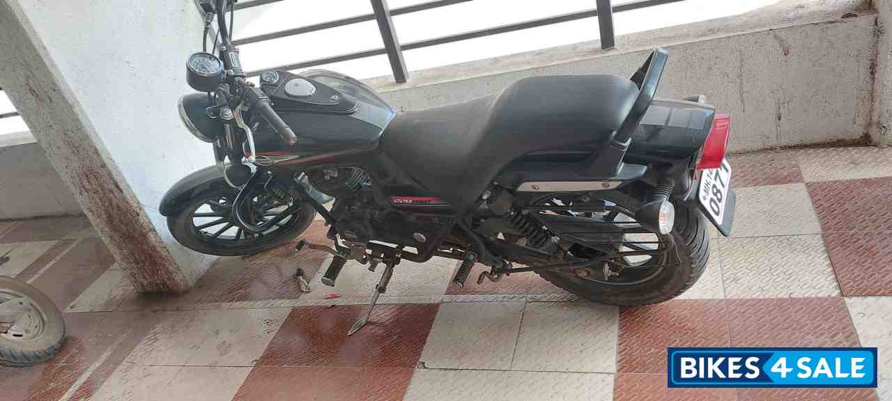 Bajaj Avenger Street 220