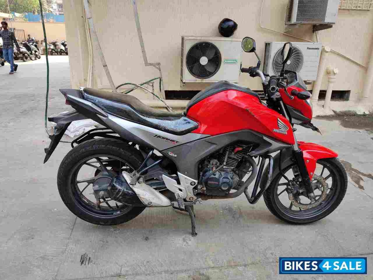 Red Honda CB Hornet 160R