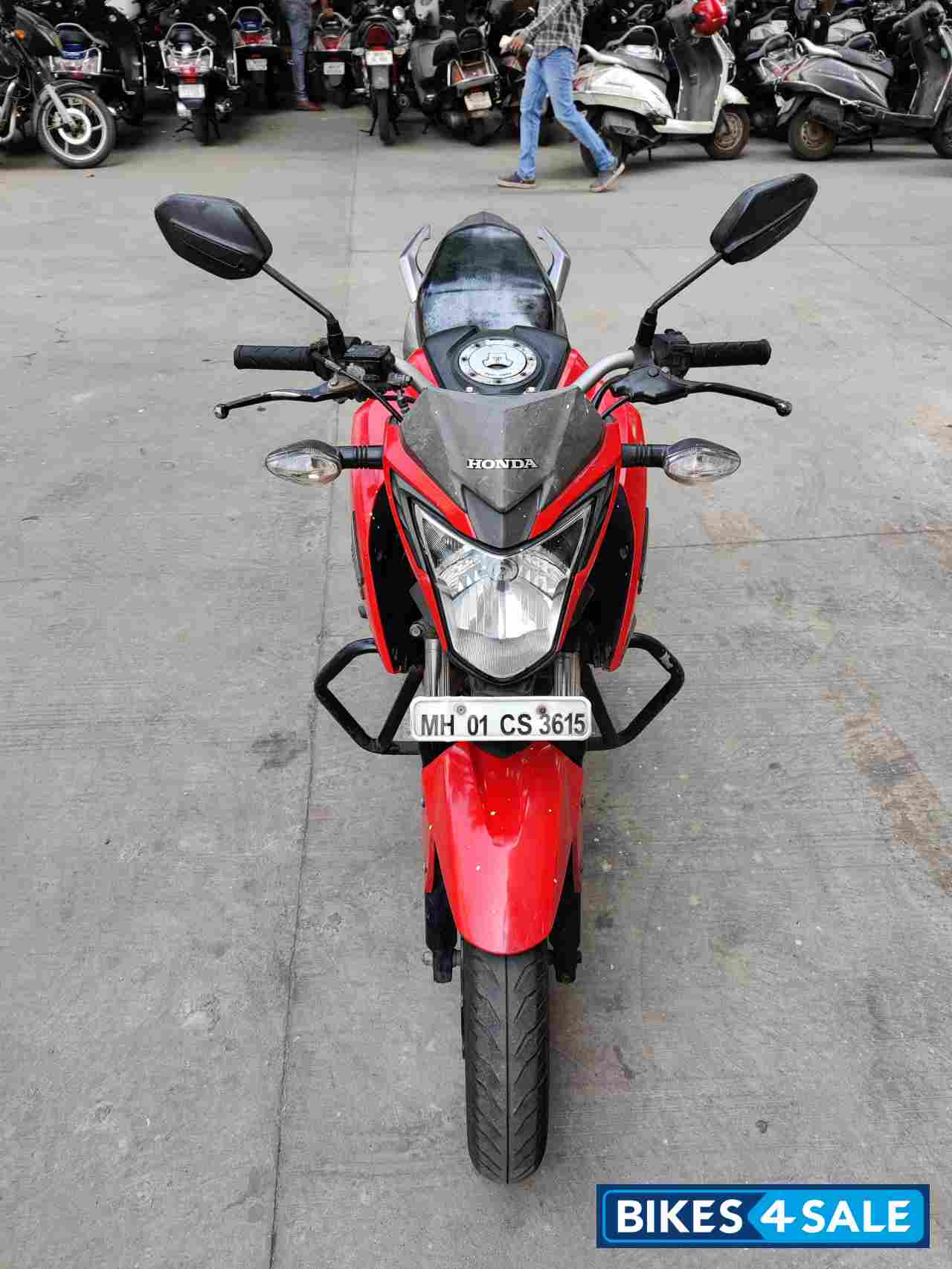 Red Honda CB Hornet 160R