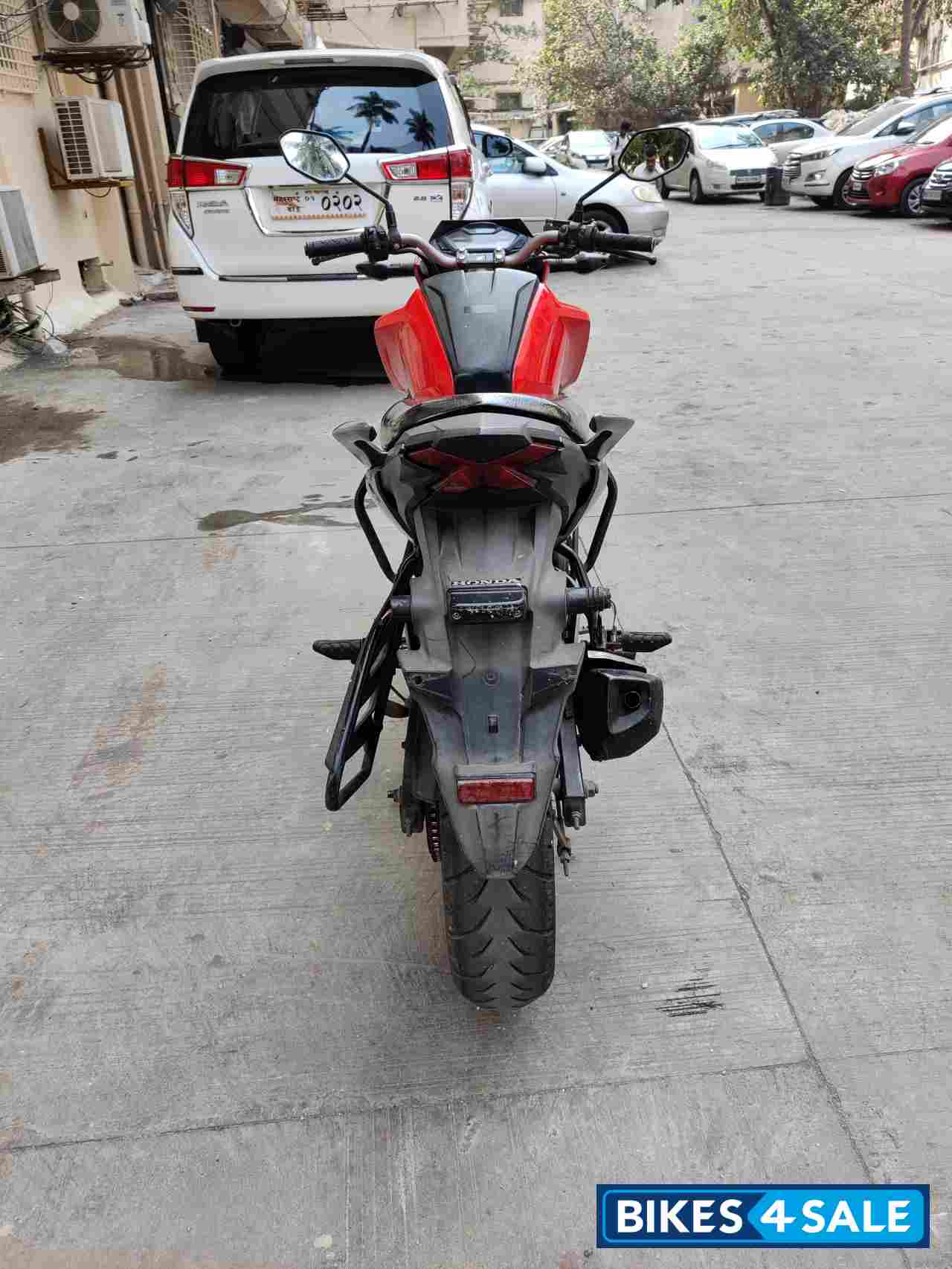 Red Honda CB Hornet 160R