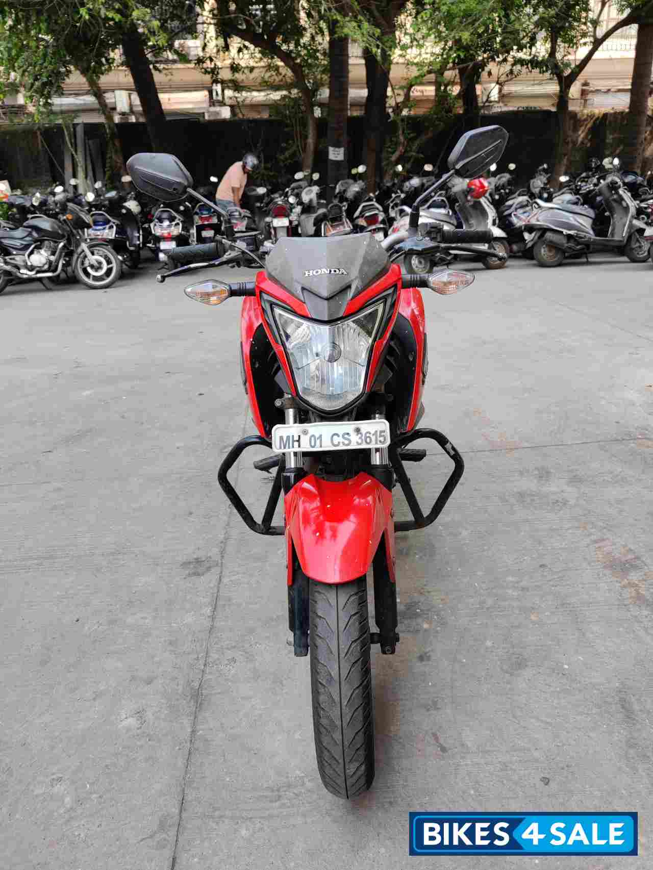 Red Honda CB Hornet 160R