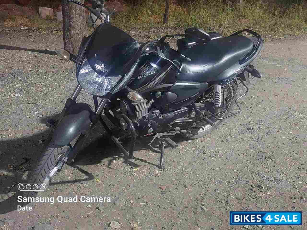 Black Honda CB Shine