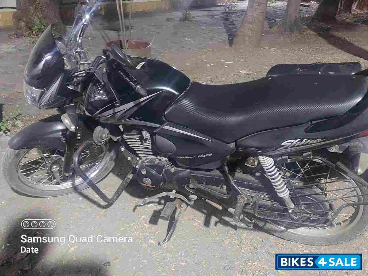 Black Honda CB Shine