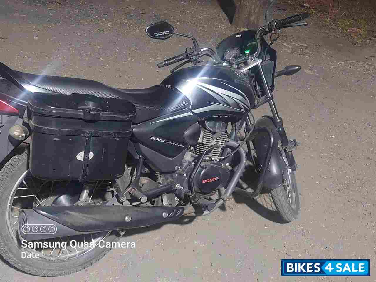 Black Honda CB Shine