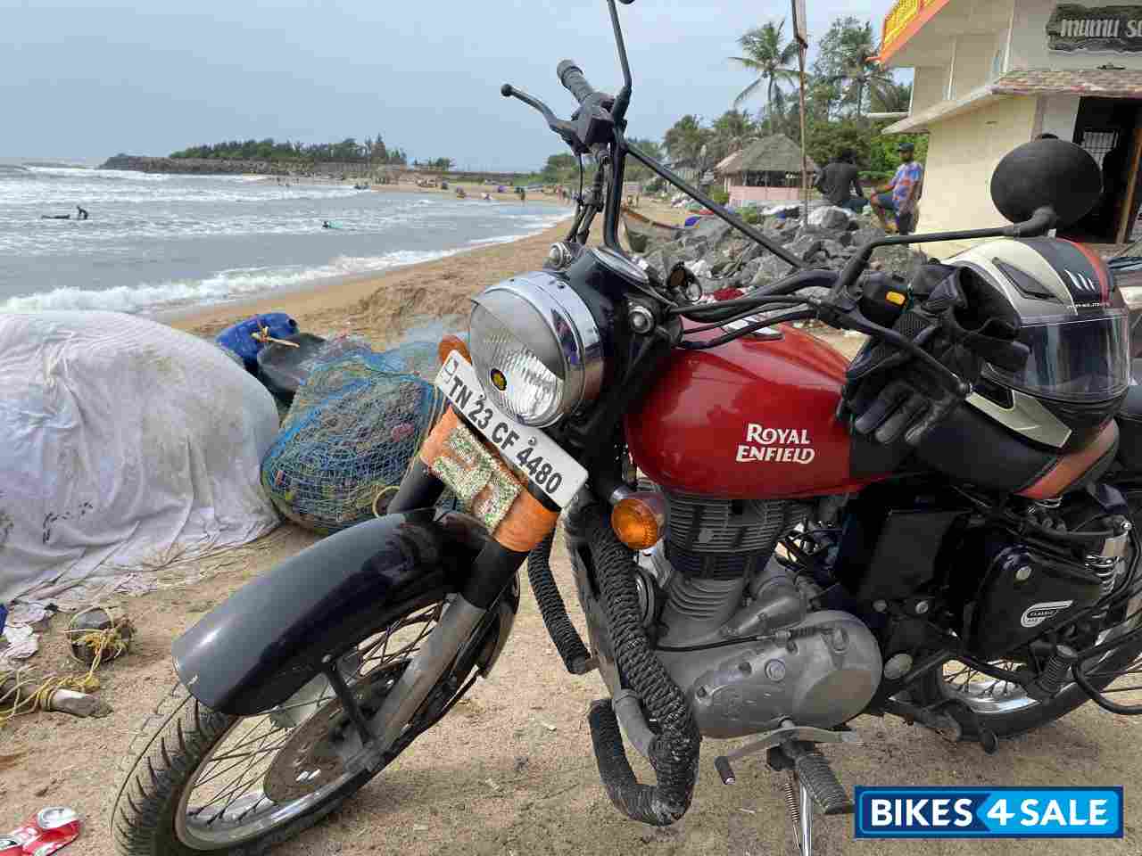 Redditch Red Royal Enfield Classic 350 Redditch Red