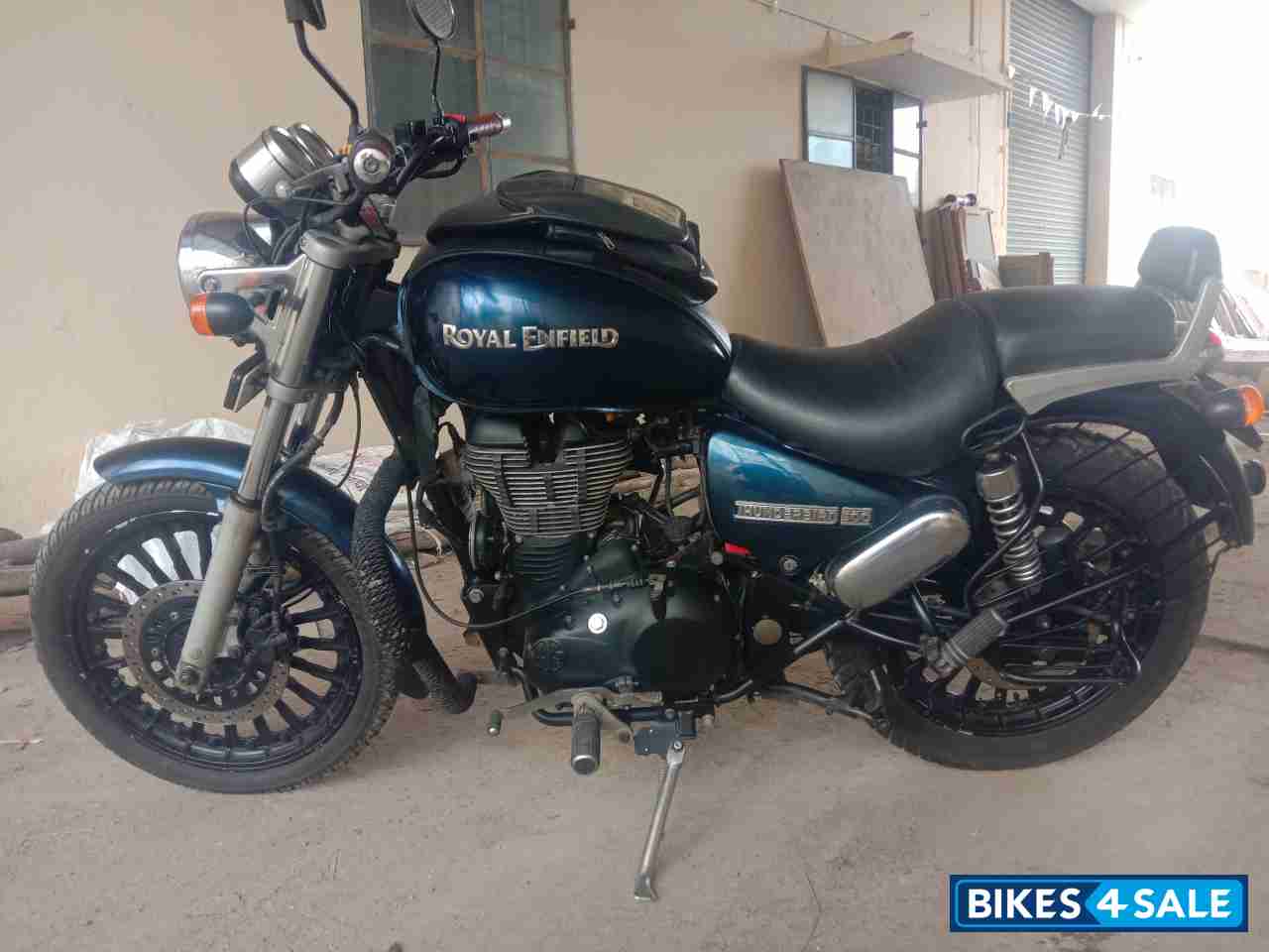 Blue Royal Enfield Thunderbird 500