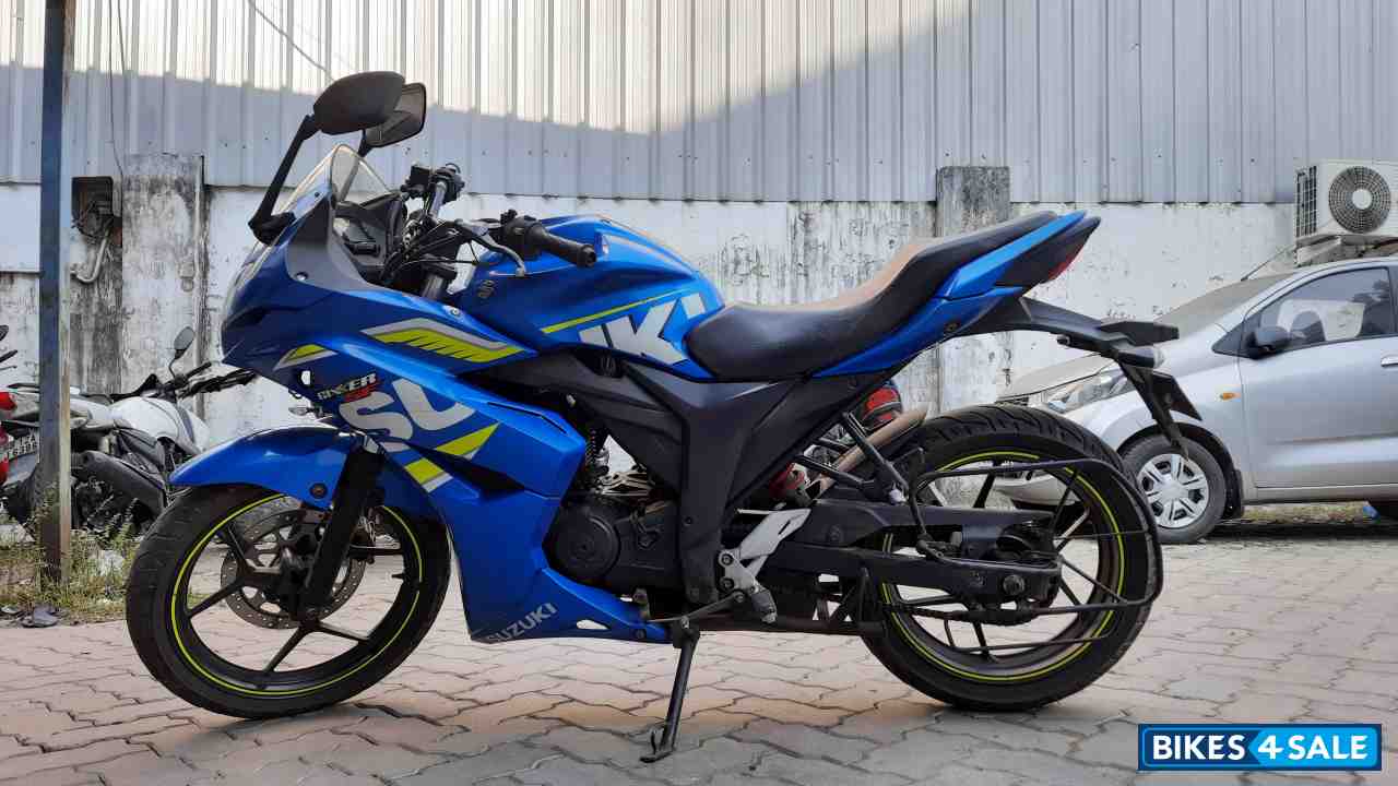 Blue Suzuki Gixxer SF Moto GP