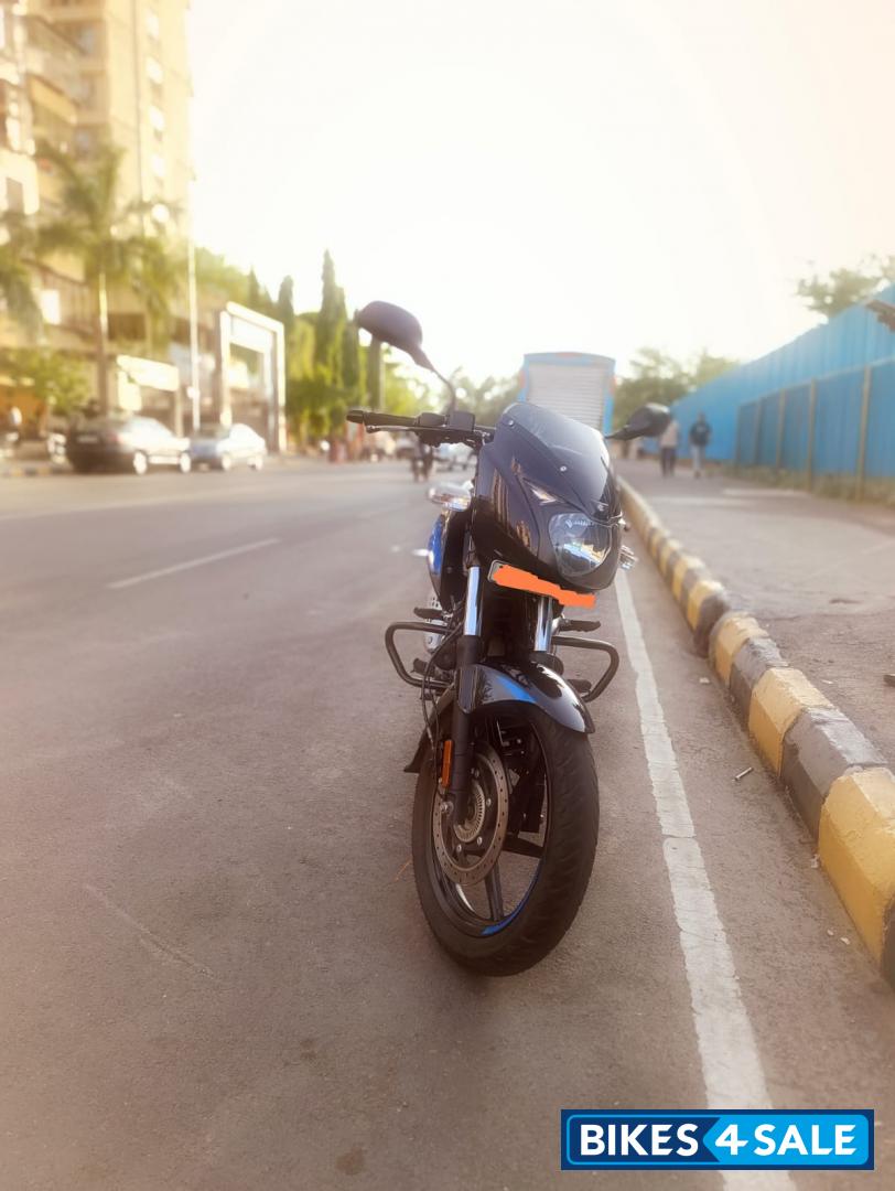 Blue/black Bajaj Pulsar 150 Twin Disc