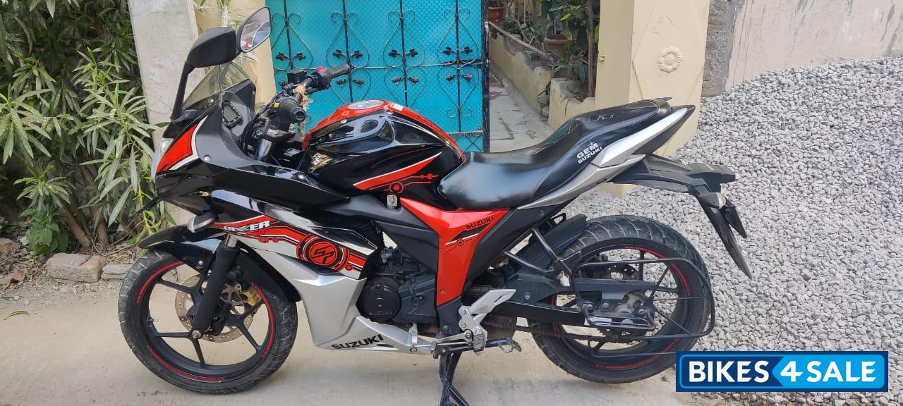 Suzuki Gixxer SF