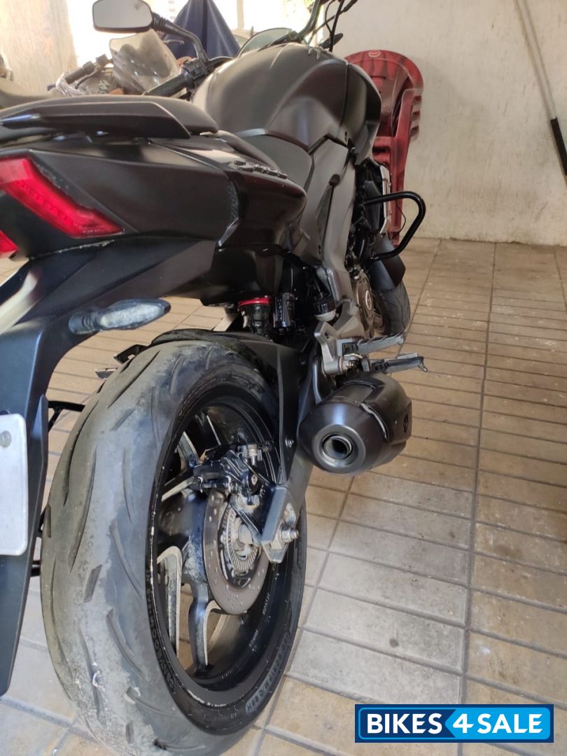 Black Bajaj Dominar 400 Disc