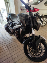 Black Bajaj Dominar 400 Disc