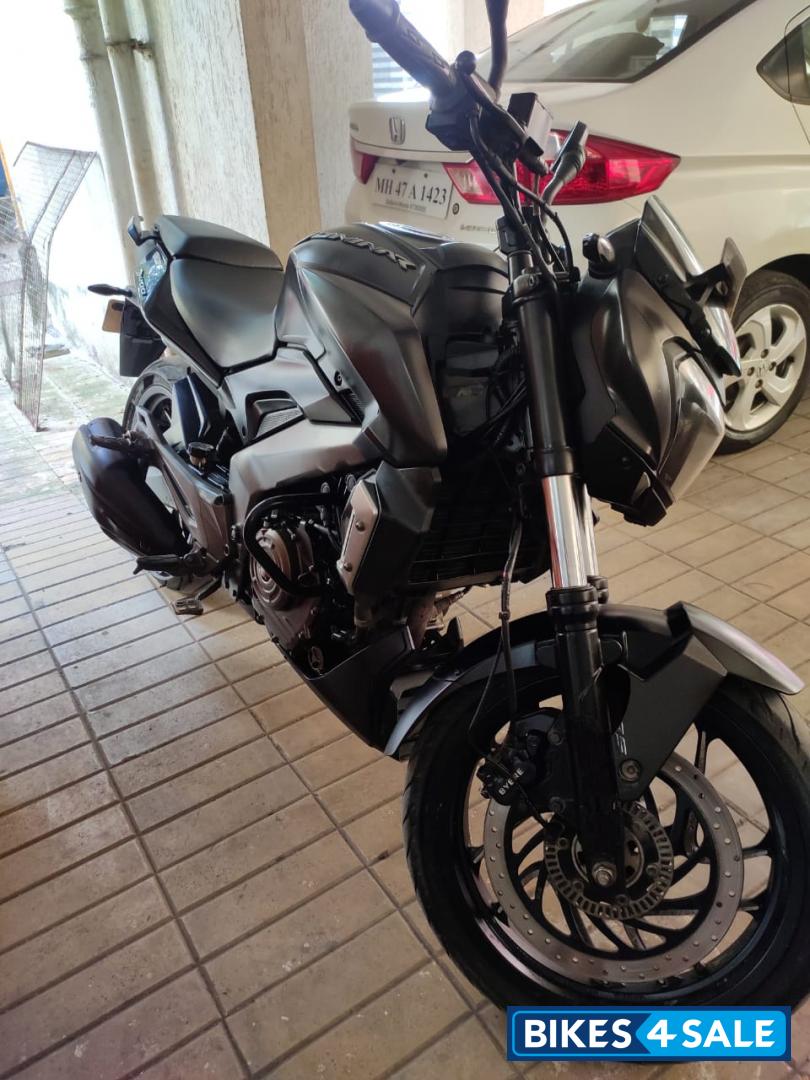 Black Bajaj Dominar 400 Disc