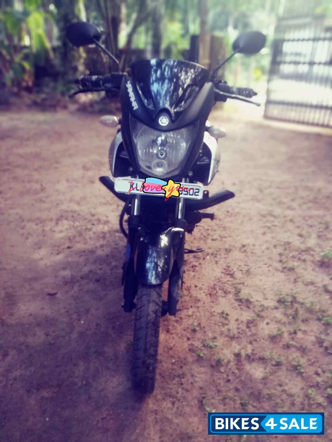 Black & Silver Yamaha SZ-R