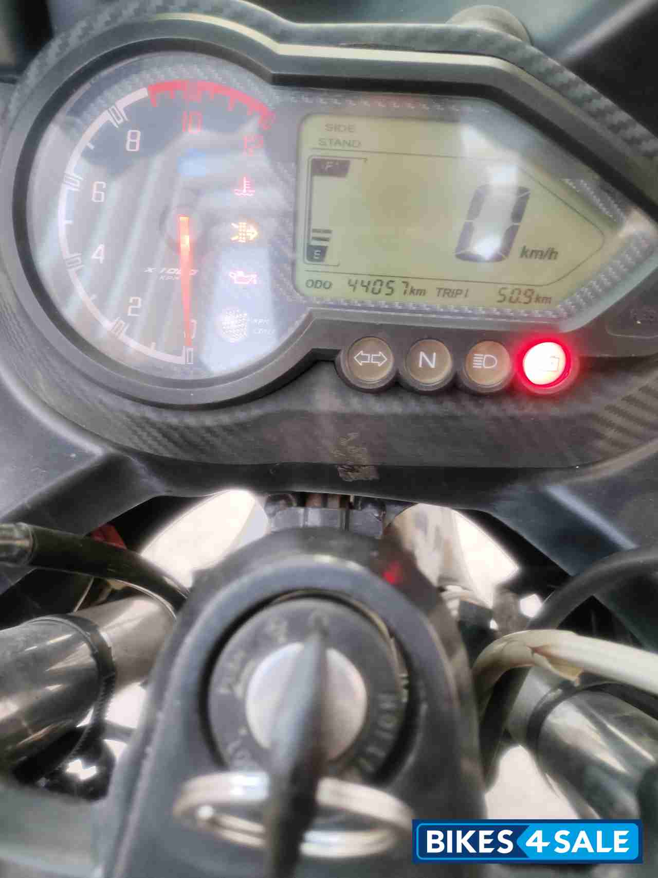 Red Bajaj Pulsar 220F