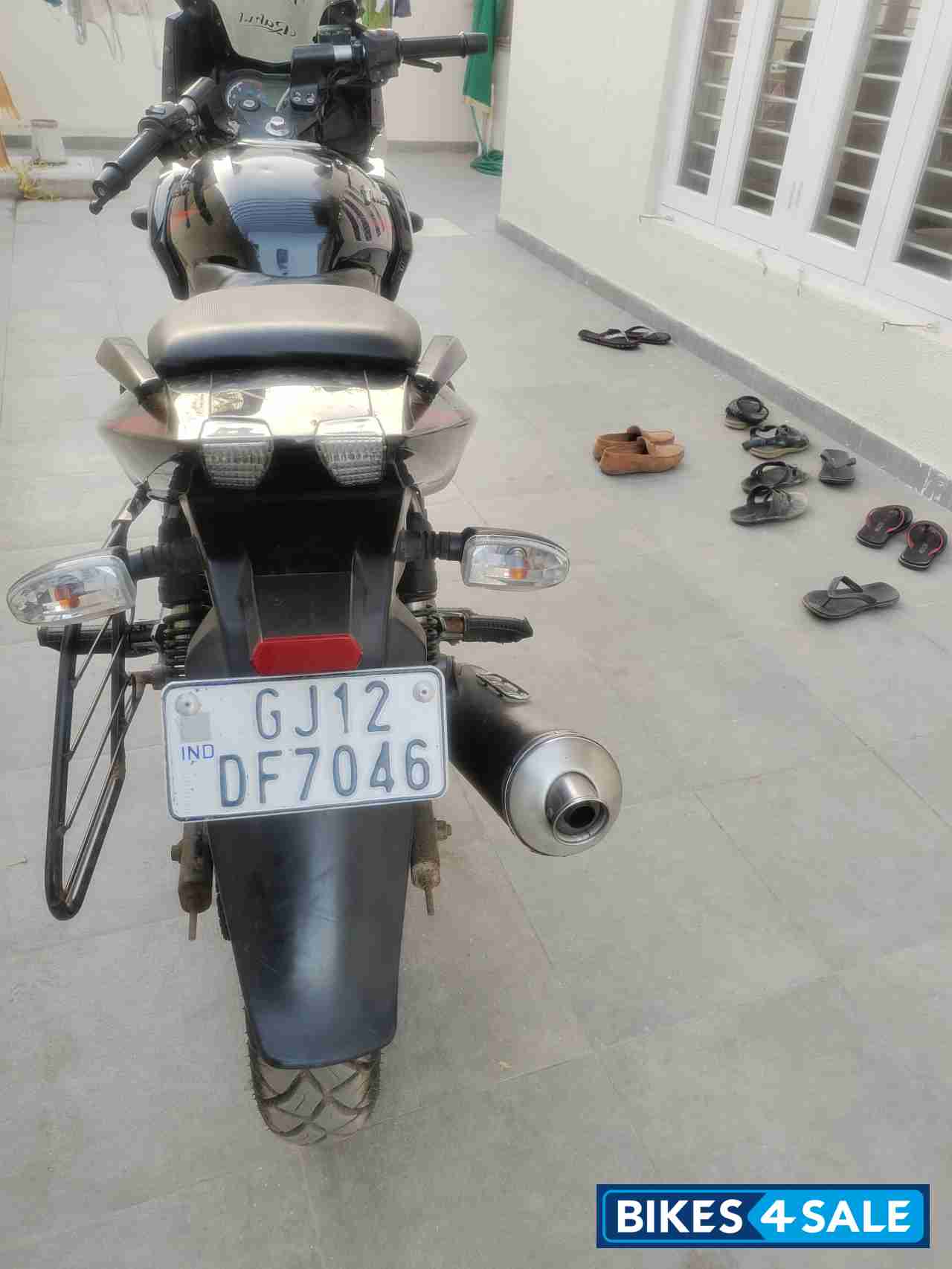 Red Bajaj Pulsar 220F
