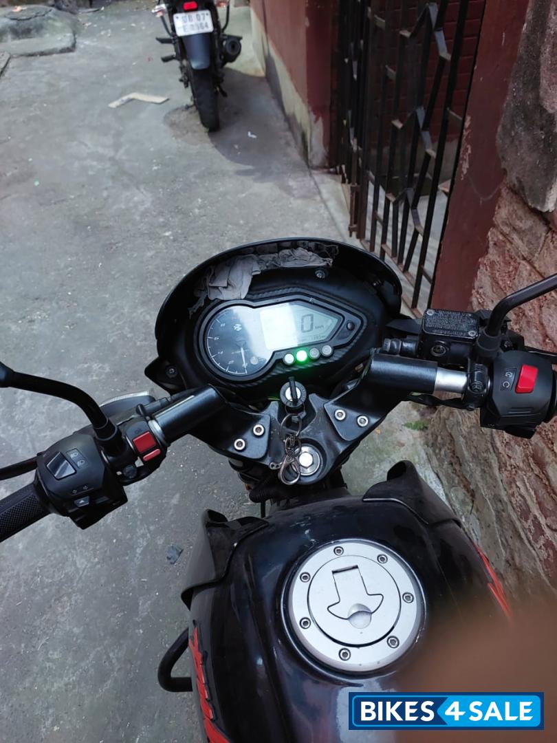 Ebony Black Solar Red Bajaj Pulsar 125 Neon BS6 Ebony Black Solar Red Bajaj Pulsar 125 Neon BS6