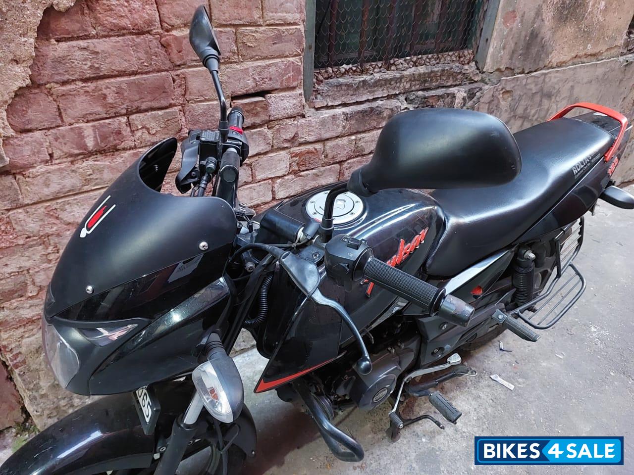 Ebony Black Solar Red Bajaj Pulsar 125 Neon BS6 Ebony Black Solar Red Bajaj Pulsar 125 Neon BS6