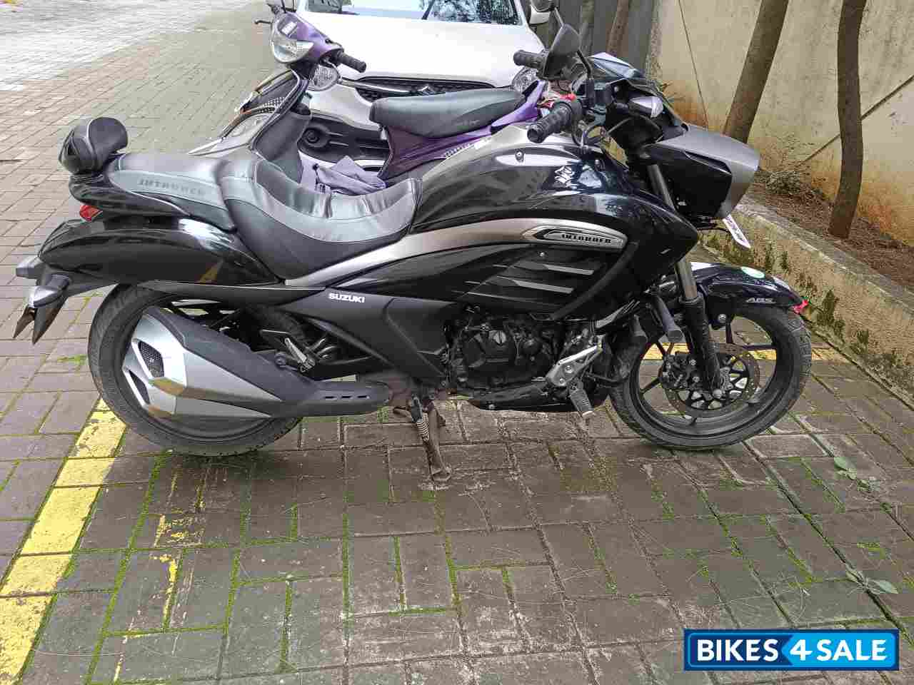 Black Suzuki Intruder 150