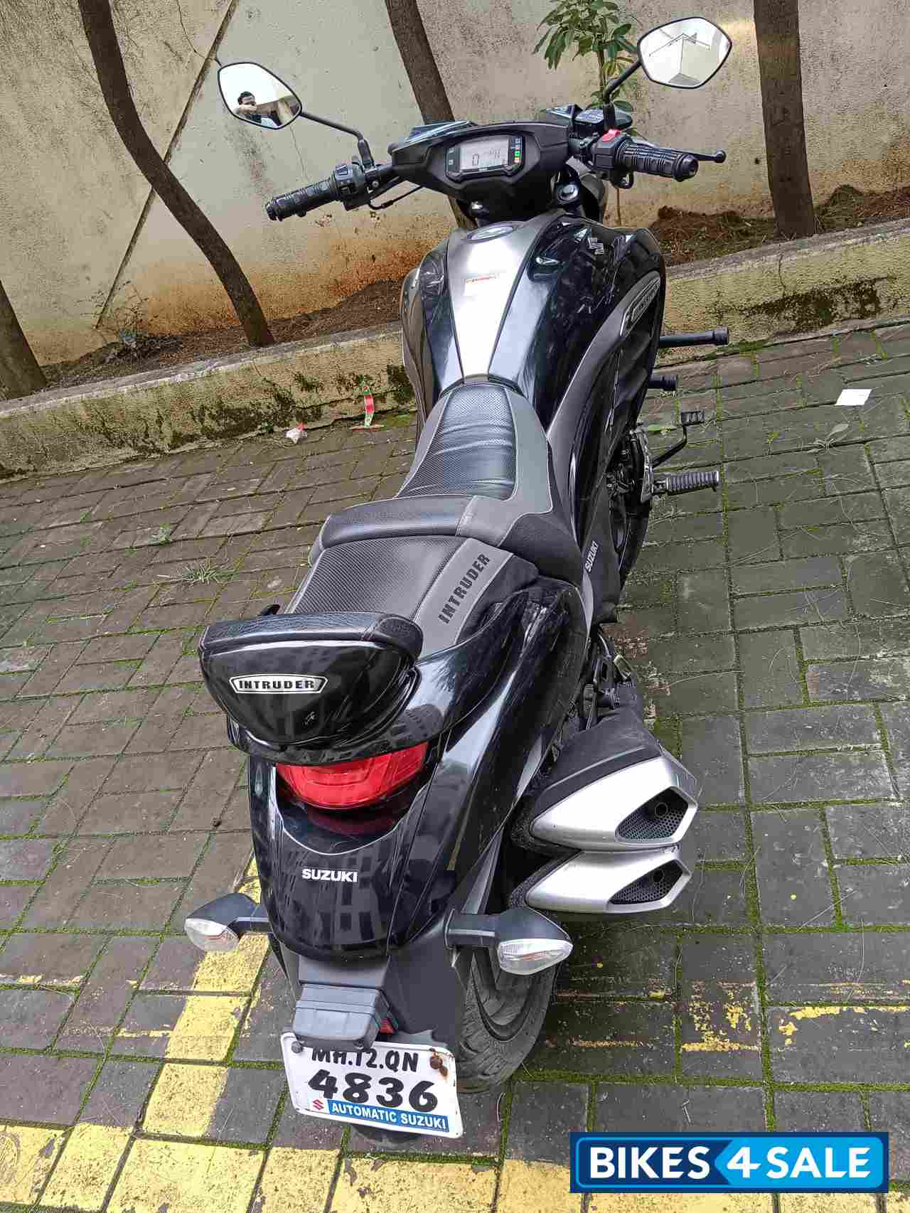 Black Suzuki Intruder 150