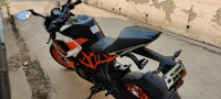 Black KTM RC 200