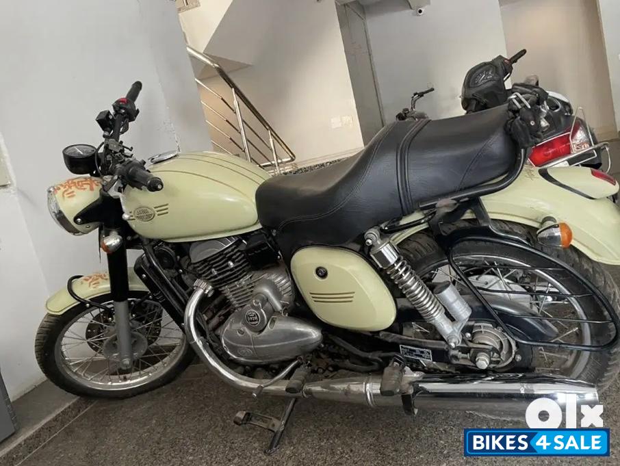 Jawa 42 Bobber Dual Channel ABS