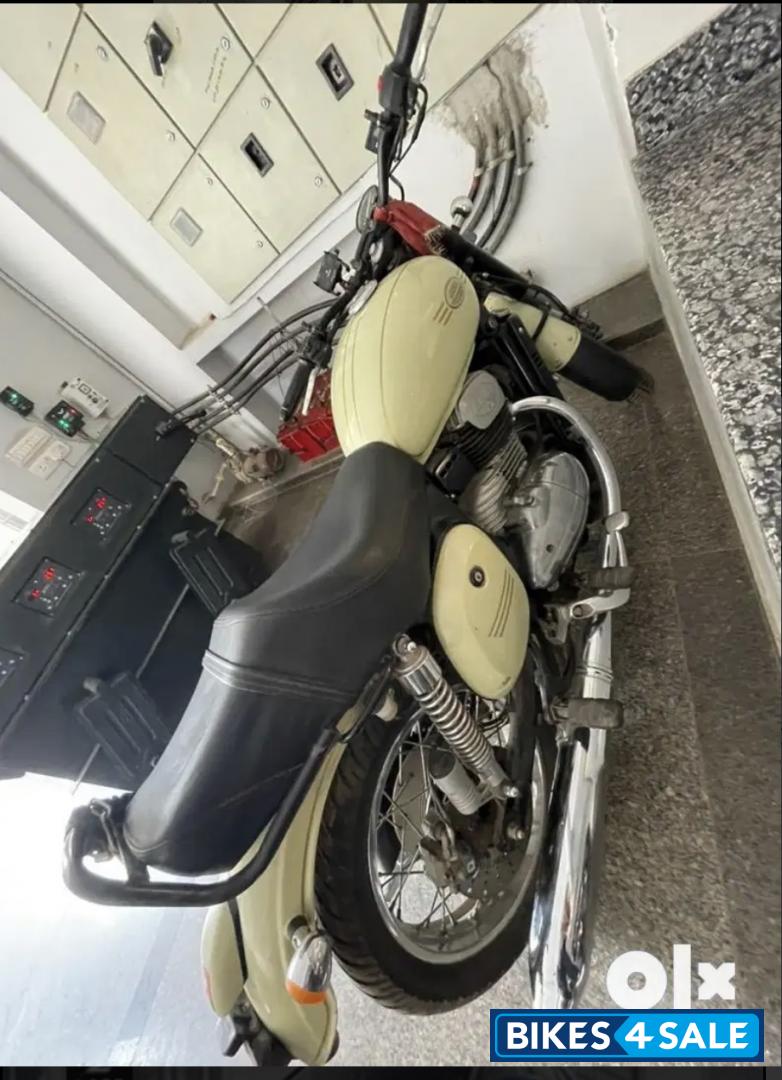 Jawa 42 Bobber Dual Channel ABS