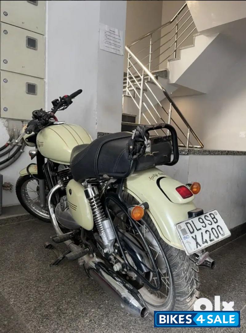 Jawa 42 Bobber Dual Channel ABS