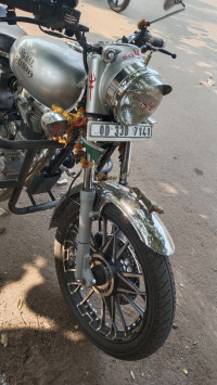 White Royal Enfield Bullet 350 Twinspark