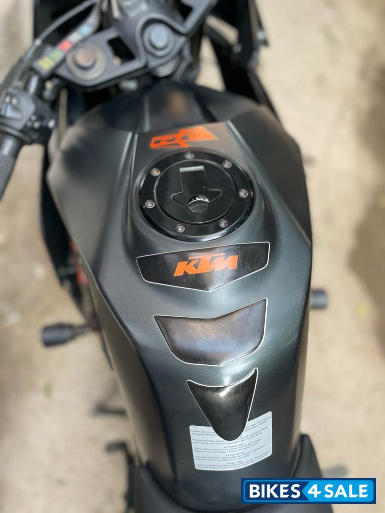 Black KTM RC 200